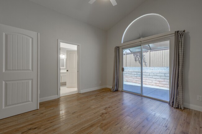 Building Photo - 27263 Family Cir