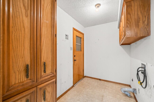 Building Photo - 5206 95th St