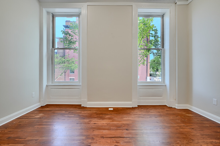Building Photo - 801 N Charles St