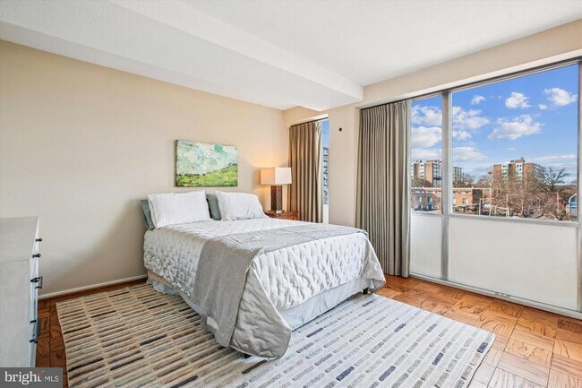 Building Photo - 1311 Delaware Ave SW