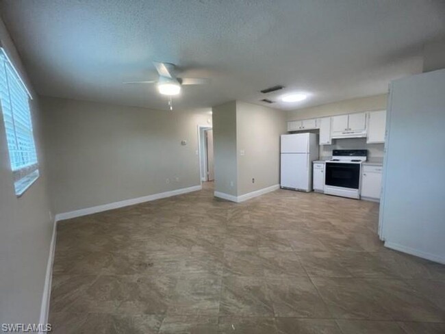 Building Photo - ANNUAL RENTAL - 1 BED/1 BATH AT POINCIANA