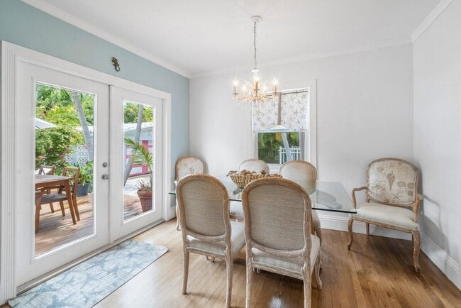 Building Photo - 902 E Boca Raton Rd