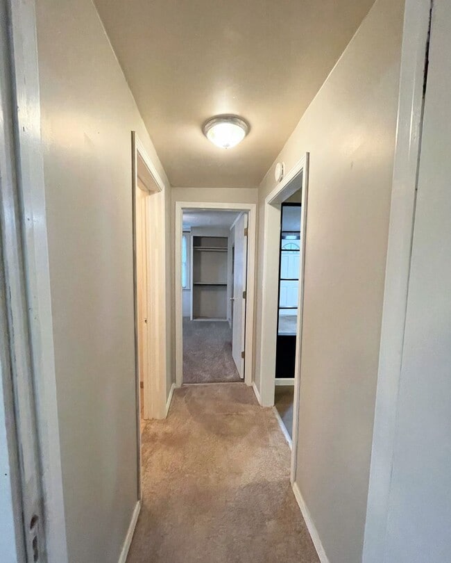 Building Photo - Affordable Two Bedroom