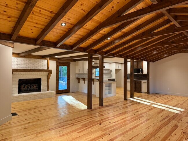 Building Photo - 233 Ranchwood Trail