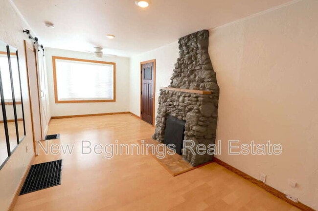 Building Photo - 2028 E Dale St