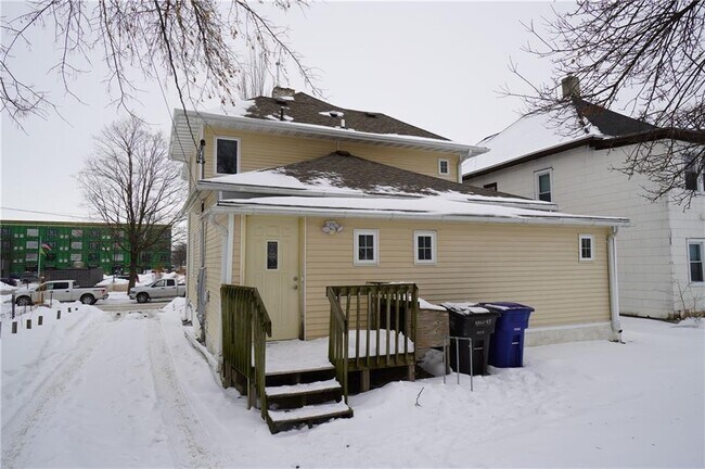 Building Photo - 1154 27th St