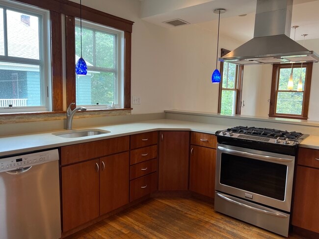 Kitchen - 7 Fairfield St