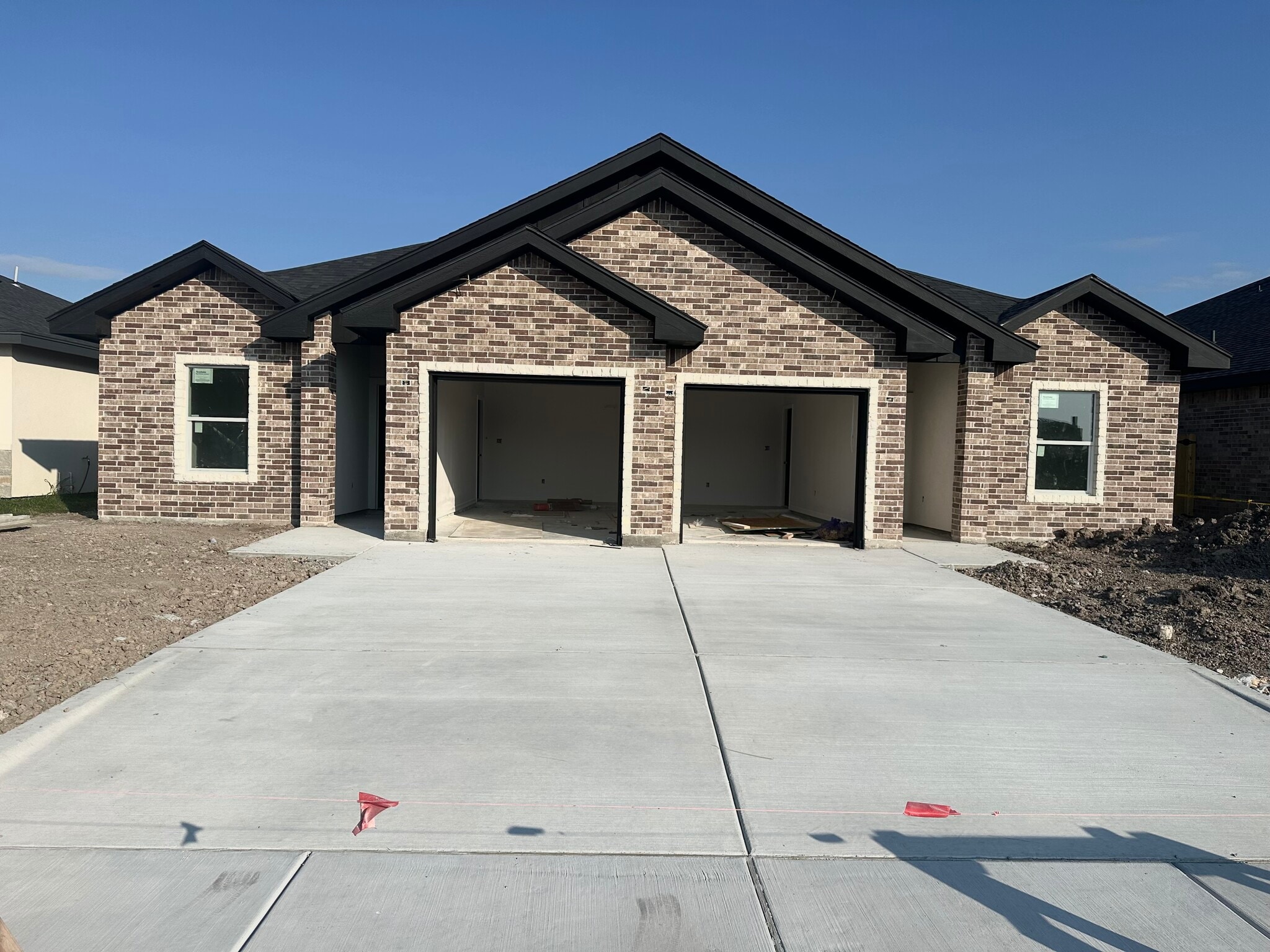 Building Photo - 1006 Escondido Ln E