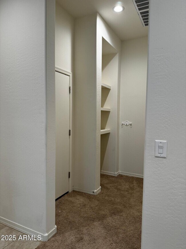 Building Photo - 5526 N 107th Ln