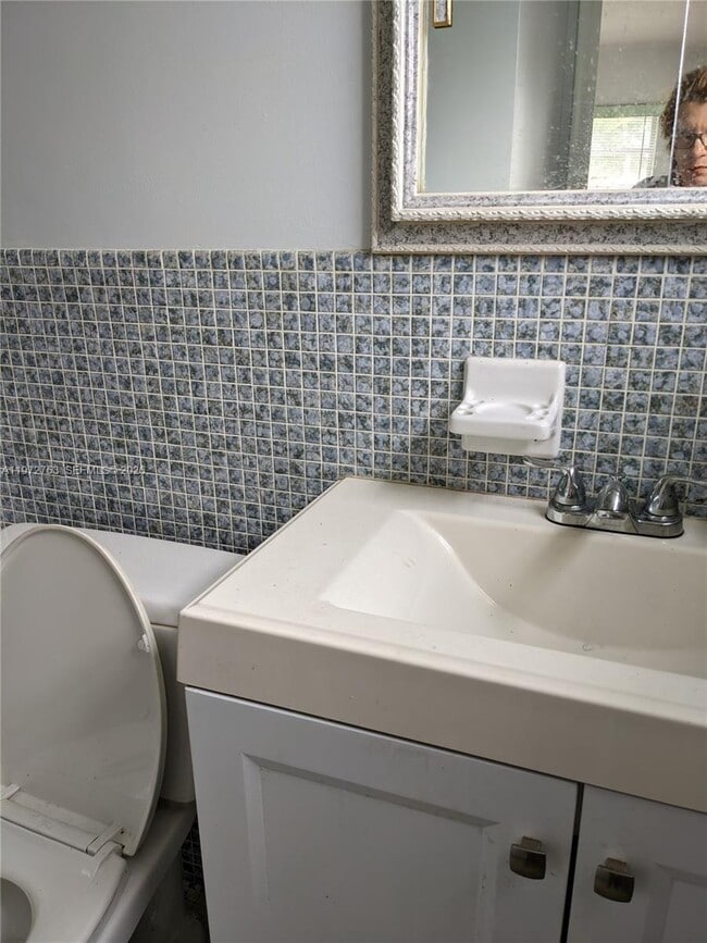 Building Photo - 300 NE 191st St