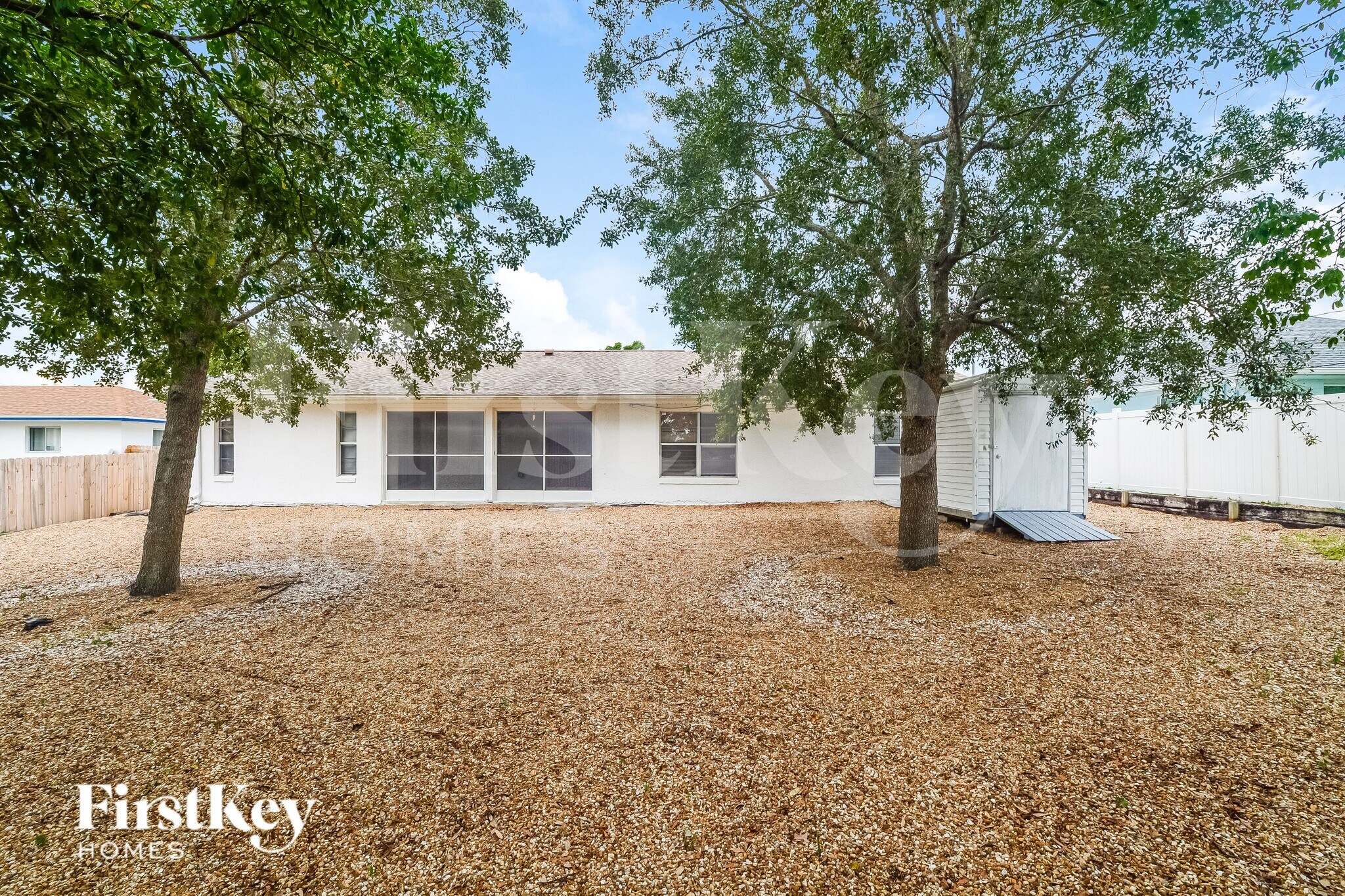 Building Photo - 913 Sylvia Dr