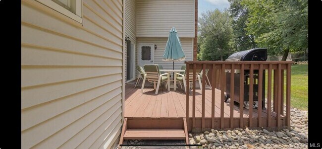 Building Photo - 71 Jolliffe Ave