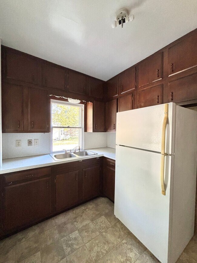 Primary Photo - 2 Bedroom 1 Bathroom Home