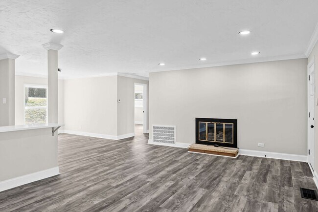 Building Photo - 2BR/2BA Cottage that's on the Rive – Minutes from Downtown Knoxville and Maryville