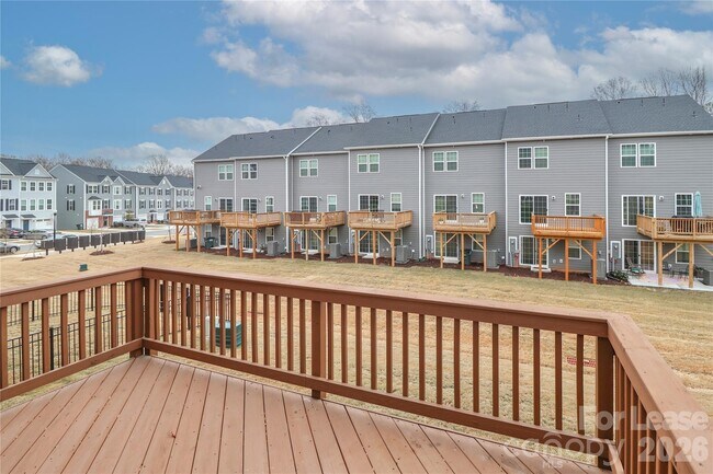 Building Photo - 5038 Springarn Ct