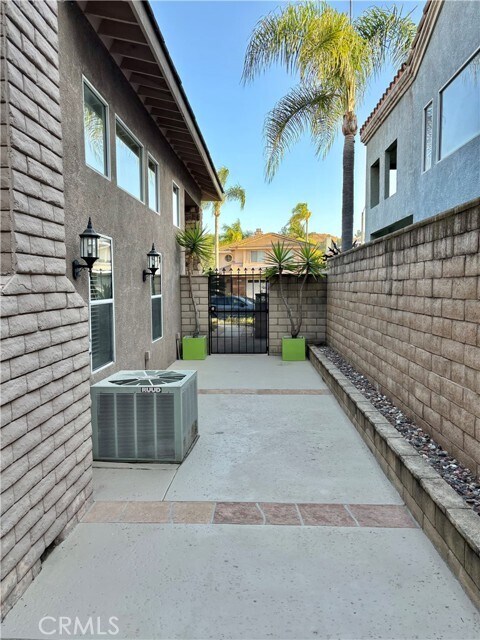 Building Photo - 1834 Berryhill Dr