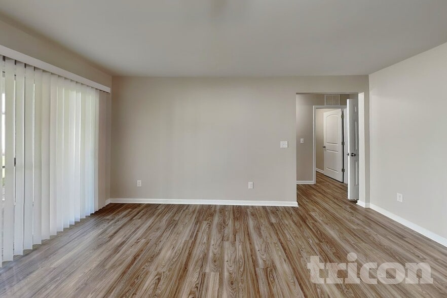 Building Photo - 1705 Sawtooth Ct