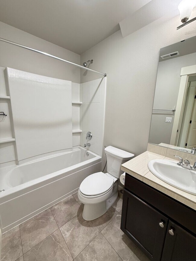 Building Photo - Spacious 3BR + Bonus Timber Creek Home for...