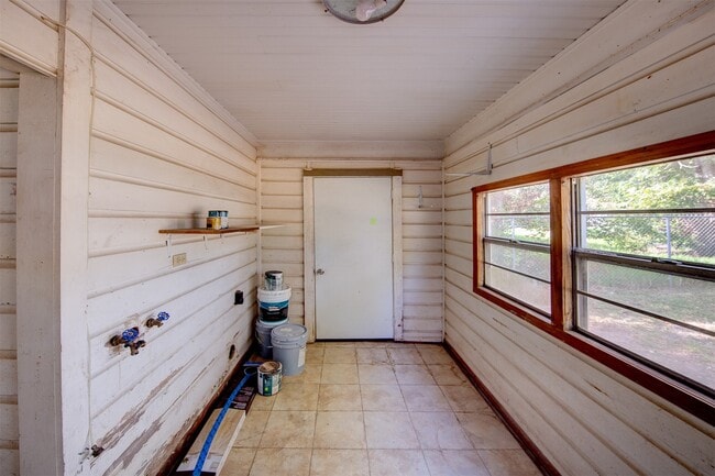 Building Photo - 1418 13th Ave N