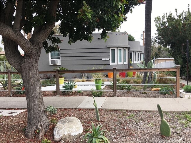 Building Photo - 1120 S Patton Ave