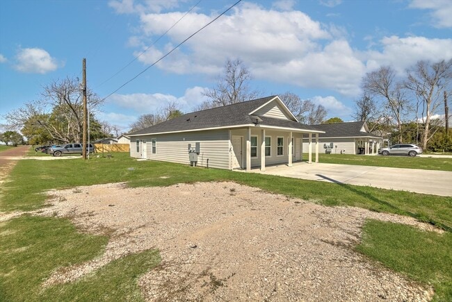 Building Photo - 201 N Bay