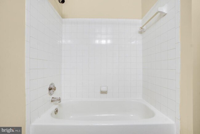 Building Photo - 3121 Benton Square Dr
