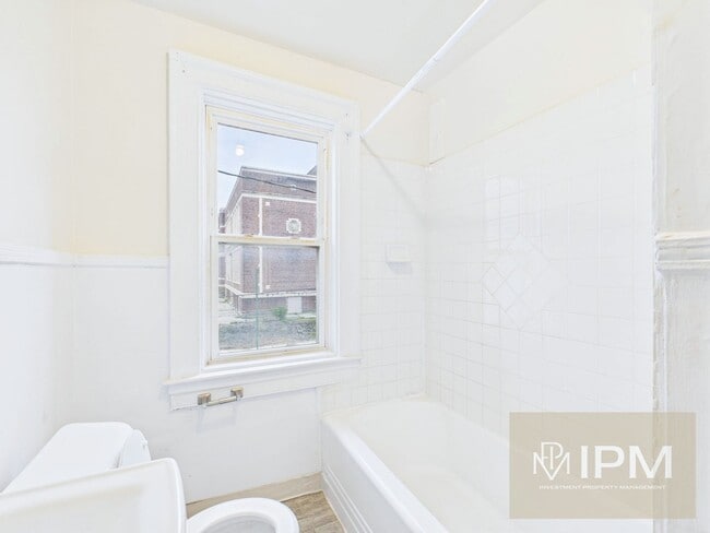 Building Photo - 595 Madison Ave