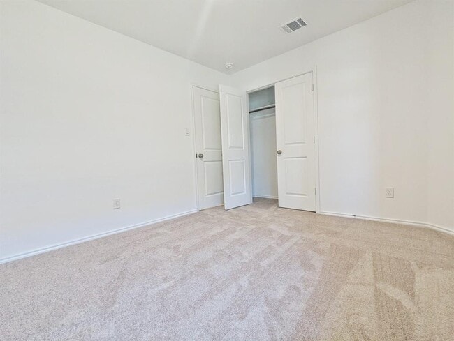Building Photo - 158 Gresham