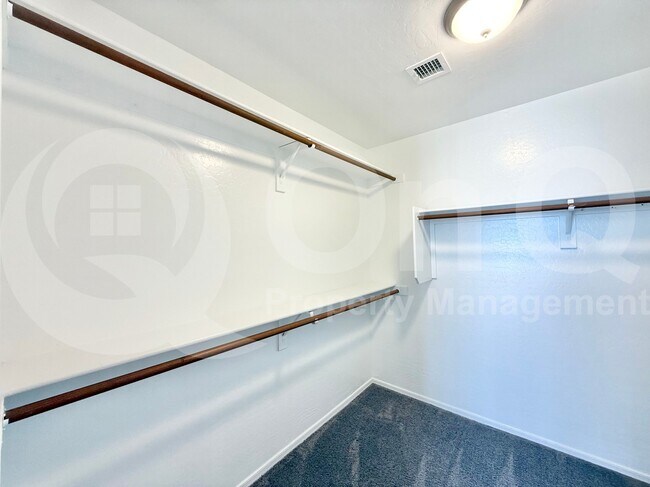 Building Photo - 3512 S Moccasin Trail