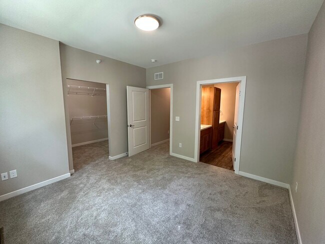 Building Photo - 1112 12th St N