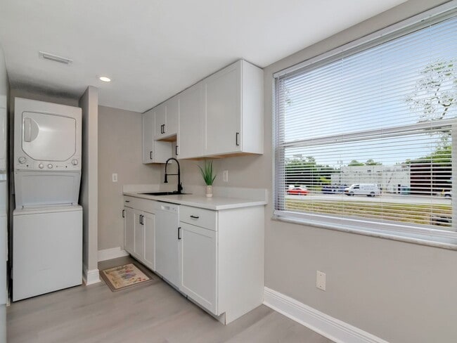 Building Photo - 107 Karde Ln