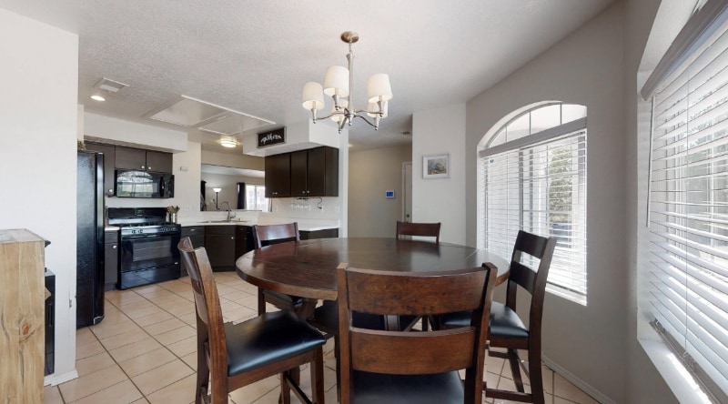 Building Photo - 1744 Blueberry Dr NE