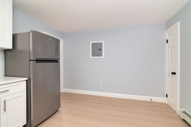 Building Photo - 7 Langley Cir