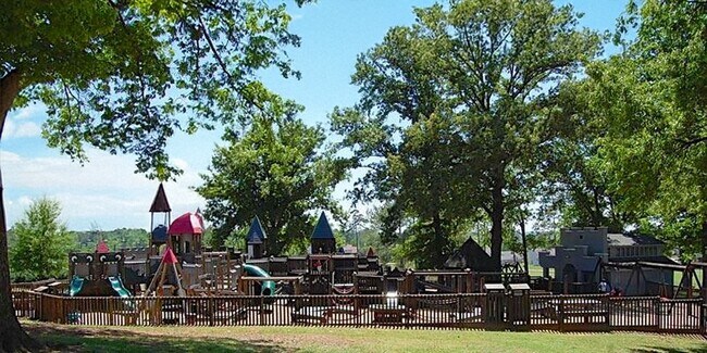 Building Photo - 26214 Valley Ridge Rd
