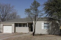 Building Photo - PRE -LEASING FOR AUGUST ! 4 Bedroom/2 bath House 1.5 Miles from Texas Tech
