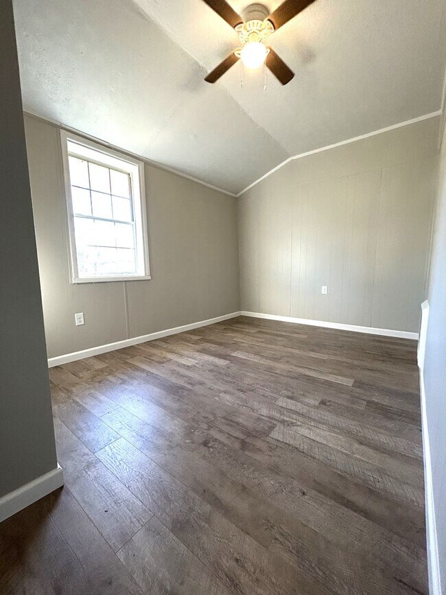 Building Photo - 2 Bedroom and 1 Bath Home in Jacksonville