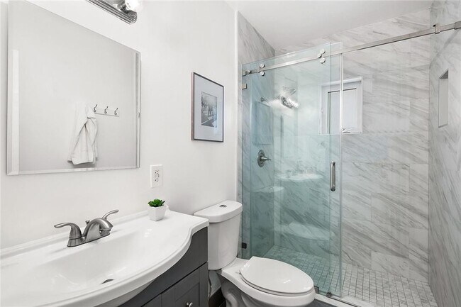 Building Photo - 2801 NE 59th St