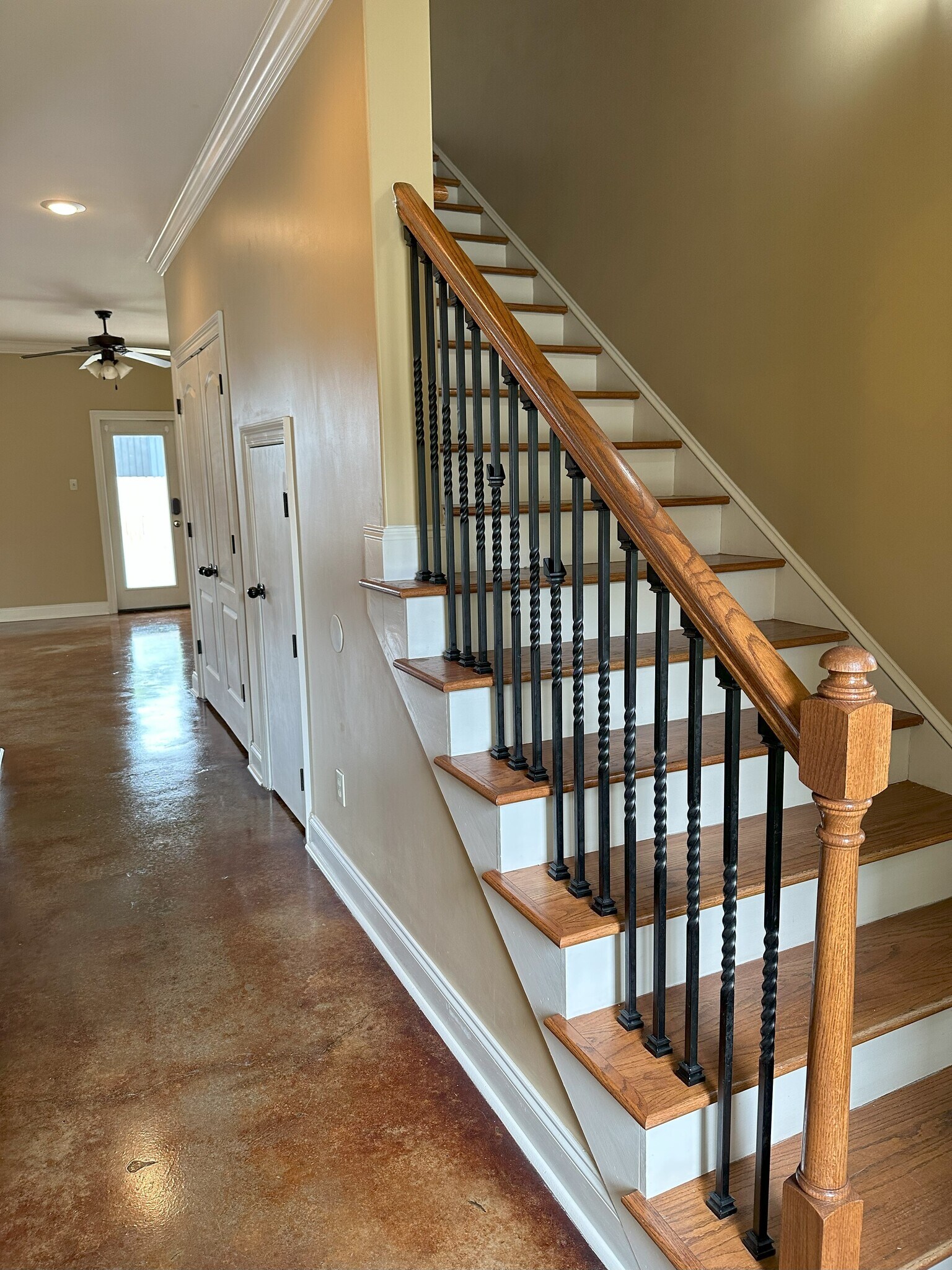 Building Photo - 111 Village Square Dr