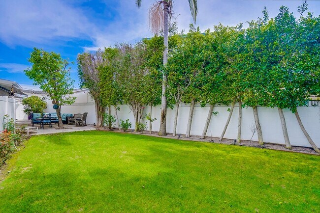 Building Photo - 12042 Sylvester St