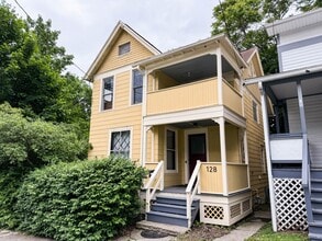 Building Photo - 128 Blair St