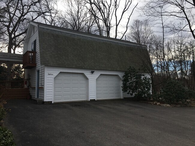 Building Photo - 18 Glenwood Ave