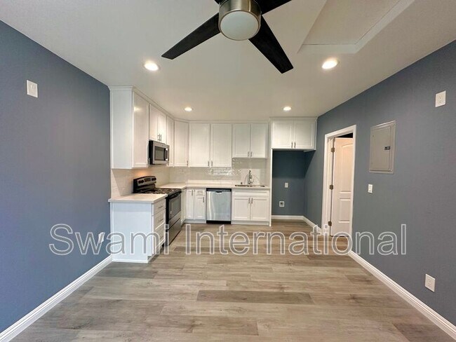 Building Photo - 1716-1718 1/2 W. 49th St.