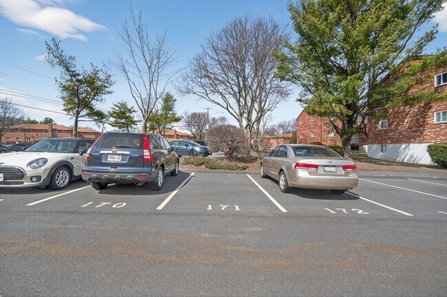 Building Photo - 20 Westgate Rd