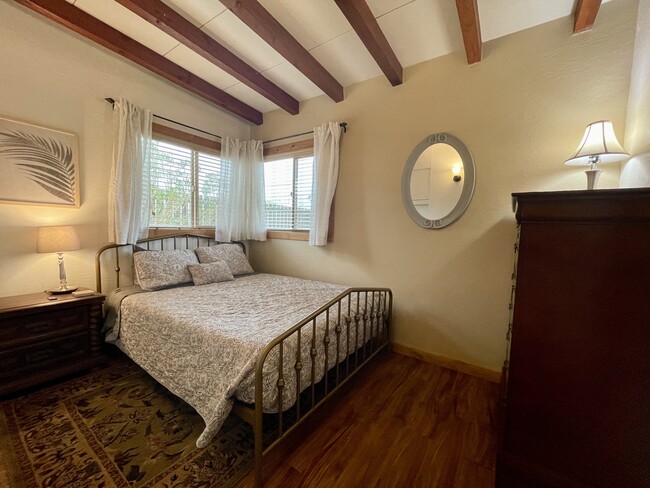 Queen-size Guestroom - 71590 Juanita Dr