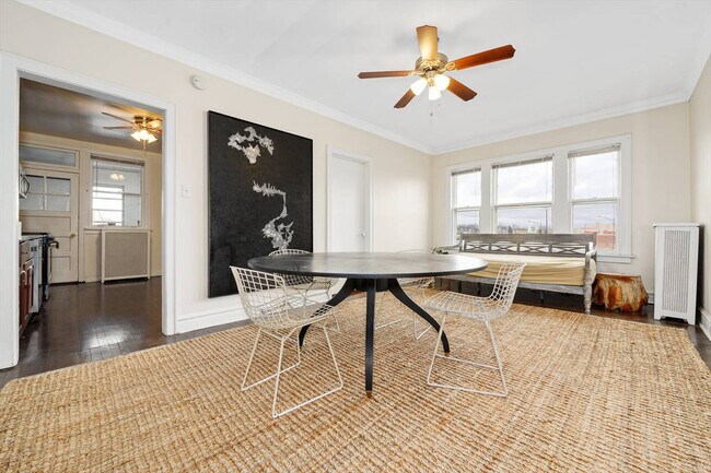 Building Photo - 3615 N Sawyer Ave