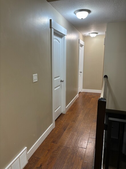 Main floor hallway - 2439 E Ox Yoke Dr