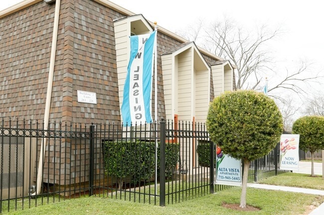 Alta Vista Townhomes - Townhomes at Vista Gardens