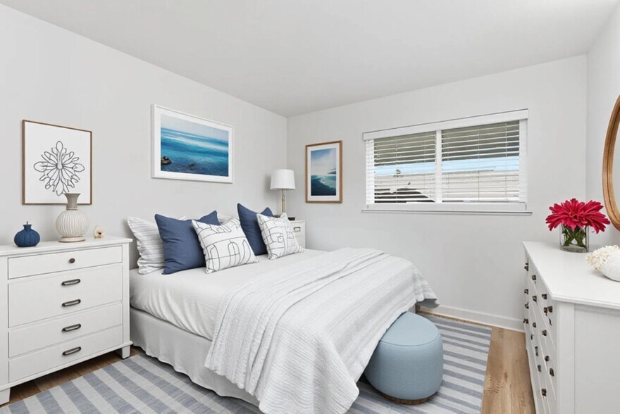 Building Photo - 112 Marina Ave