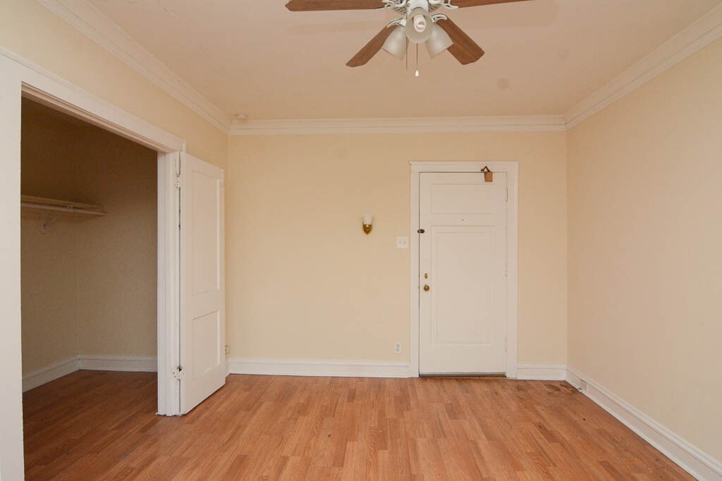 Building Photo - 4549 N Damen Ave