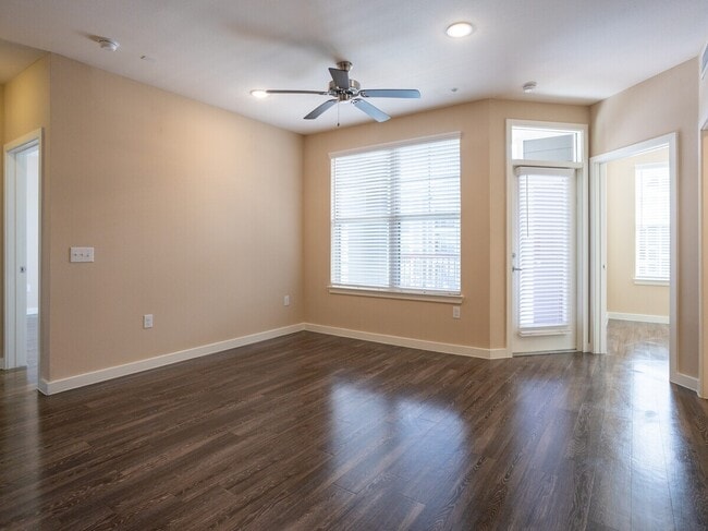 Building Photo - Save Big—Call Now! Get $500 Off Your Rent!